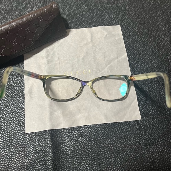 Gucci prescription glasses with black frames and design in the sides - Picture 6 of 10